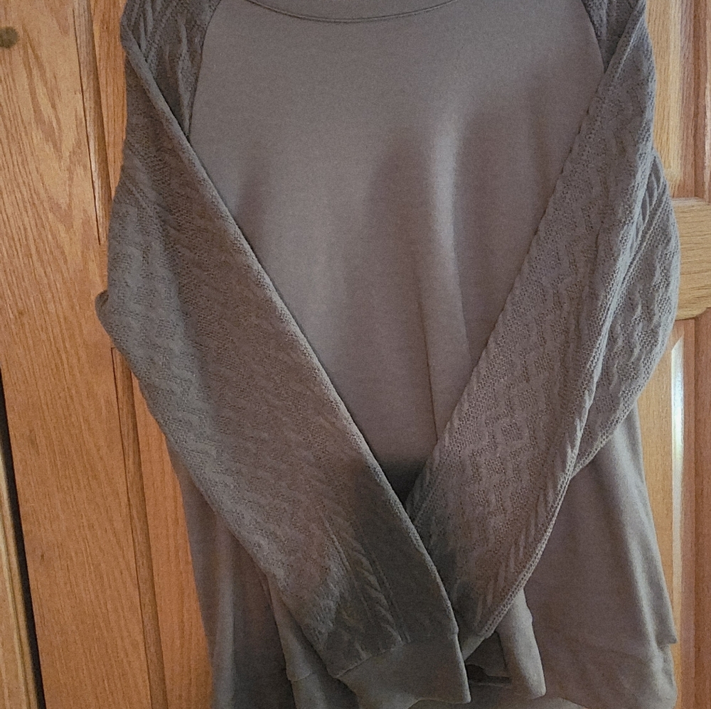 Amazon Essentials Women's Crew Neck Sweater - Taupe